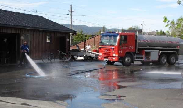 100601_dugnad_2.jpg