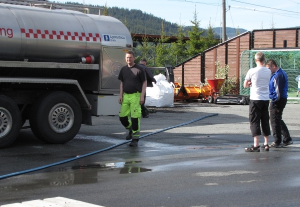 100601_dugnad_8.jpg