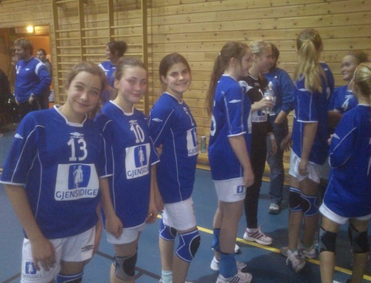 Jenter_14_Froya_nov_2012.jpg