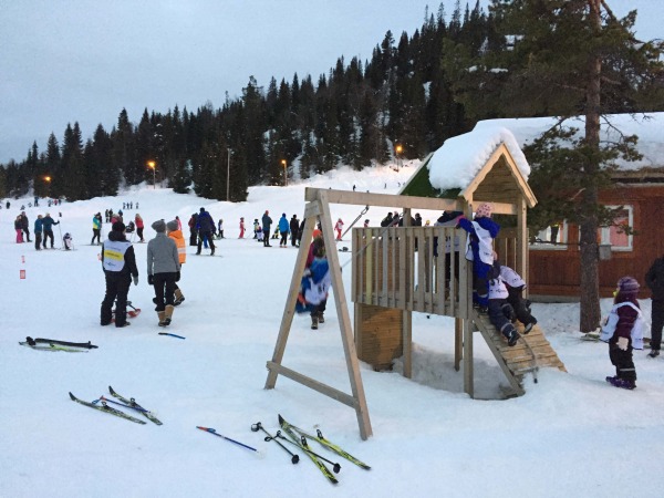 Skileik Knyken 001