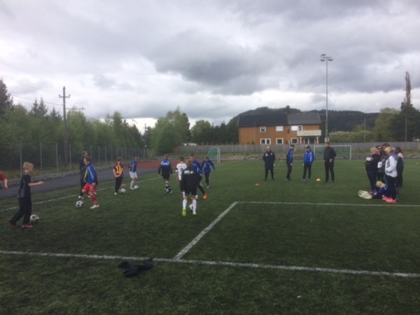 Barnefotball 260515 03