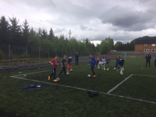 Barnefotball 260515 04